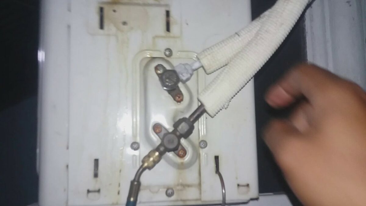 Ini dia penyebab Pipa AC beku dan keluar bunga es