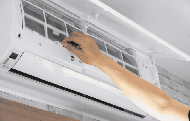 AC Memercikkan air? Segera atasi dengan cara ini!